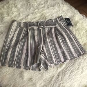 Ava & Grace Shorts Womens Size 8 Gray Striped Belted Linen Rayon‎ Blend